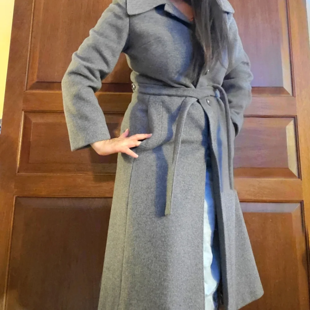 Classy Vintage Gray Wool Coat - Picture 13 of 16